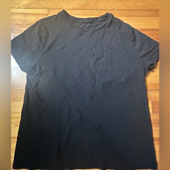 Regular black T - Picture 1 of 2